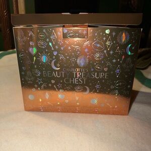Beauty Treasure Chest - Gold